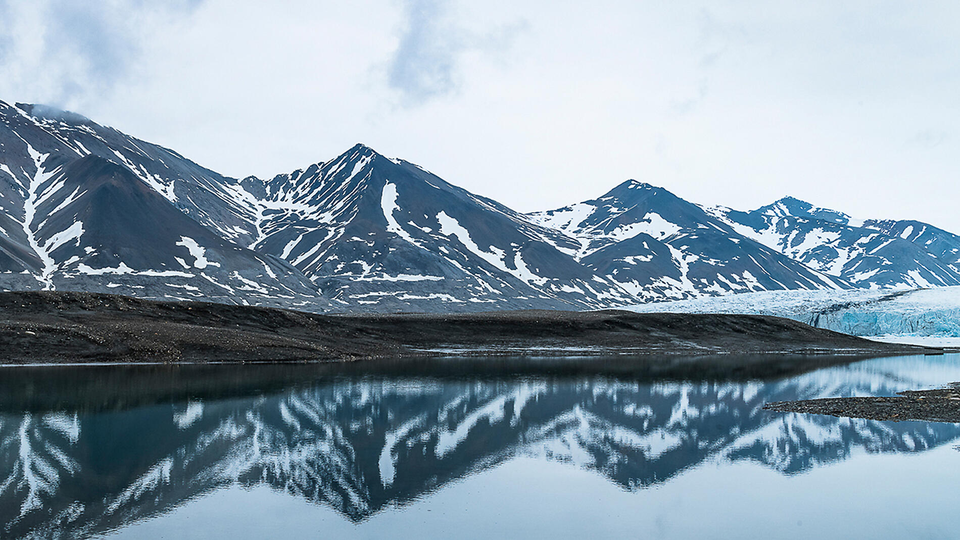 Spitzbergens Fjorde und Gletscher Spitzbergens Fjorde und Gletscher