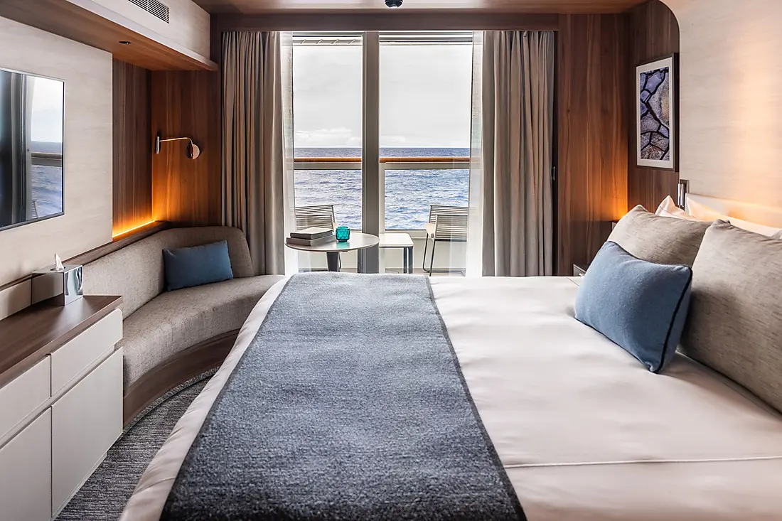 Kabinen-Karussell: Lower deck balcony stateroom