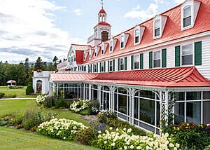 Exploring Tadoussac on foot