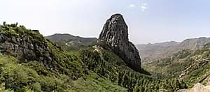 Miradors and palm honey