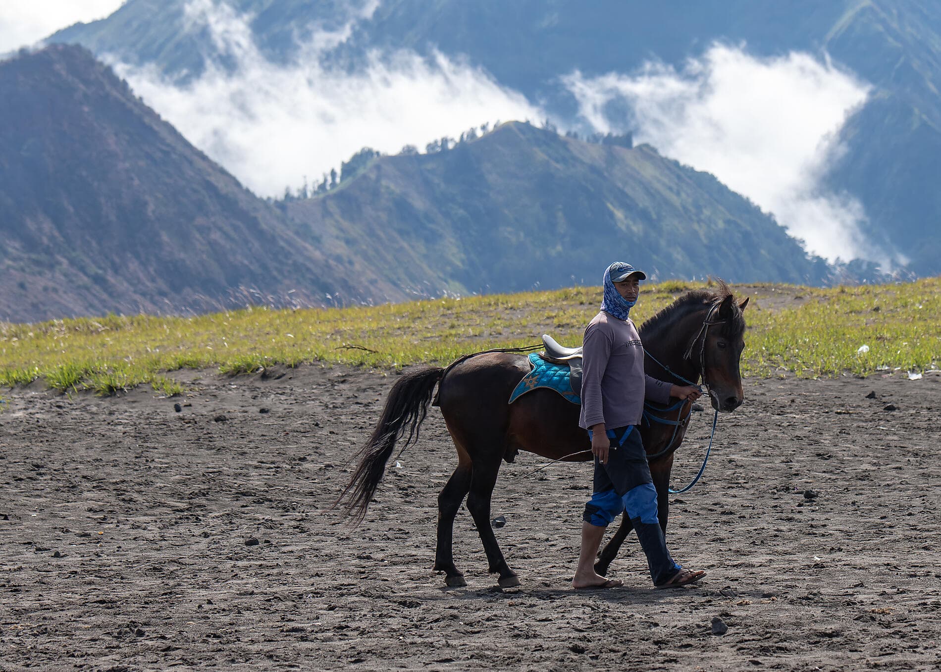 Inseln, Städte und Vulkane Indonesiens  