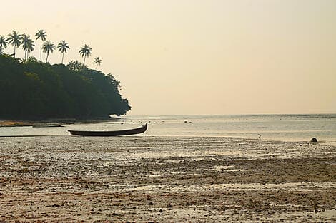 8. Jun 27 - Insel Enggano