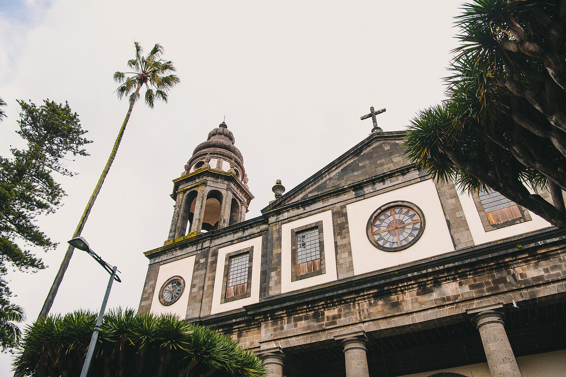 Vulkaninseln und historische Städte im Nordatlantik 