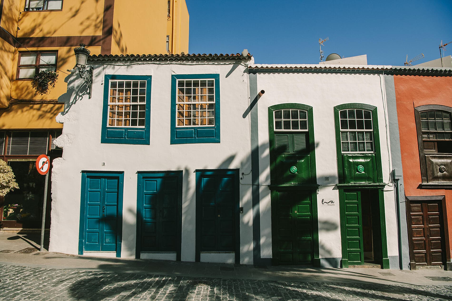 Vulkaninseln und historische Städte im Nordatlantik 