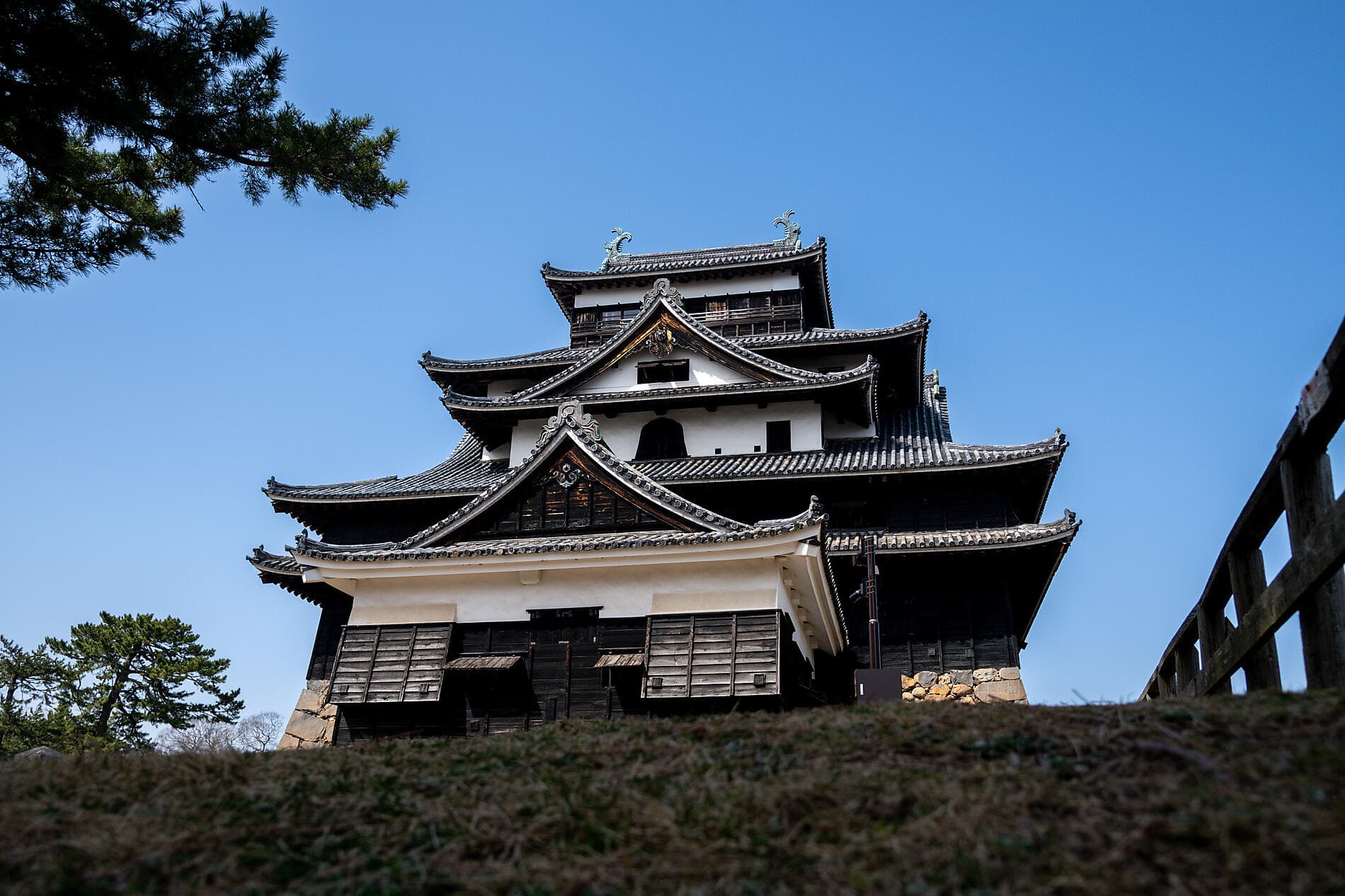 Japans uralte Traditionen und legendäre Schreine 