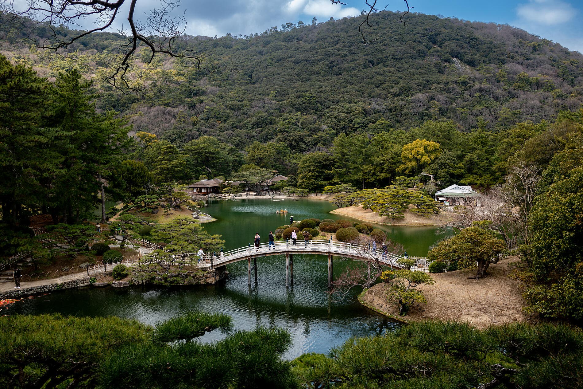 Japans uralte Traditionen und legendäre Schreine 