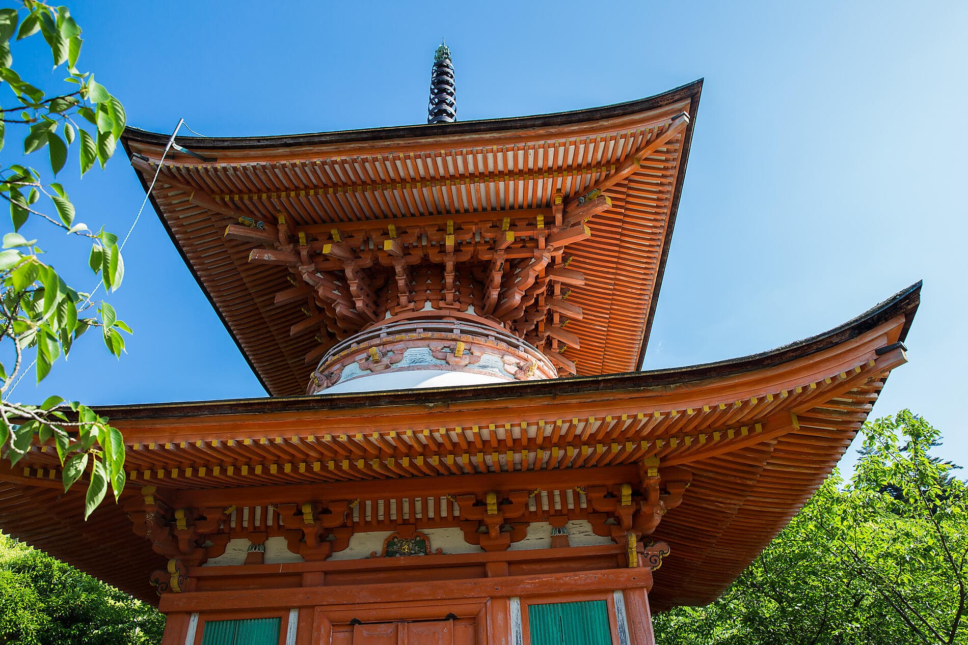 Japans uralte Traditionen und legendäre Schreine 