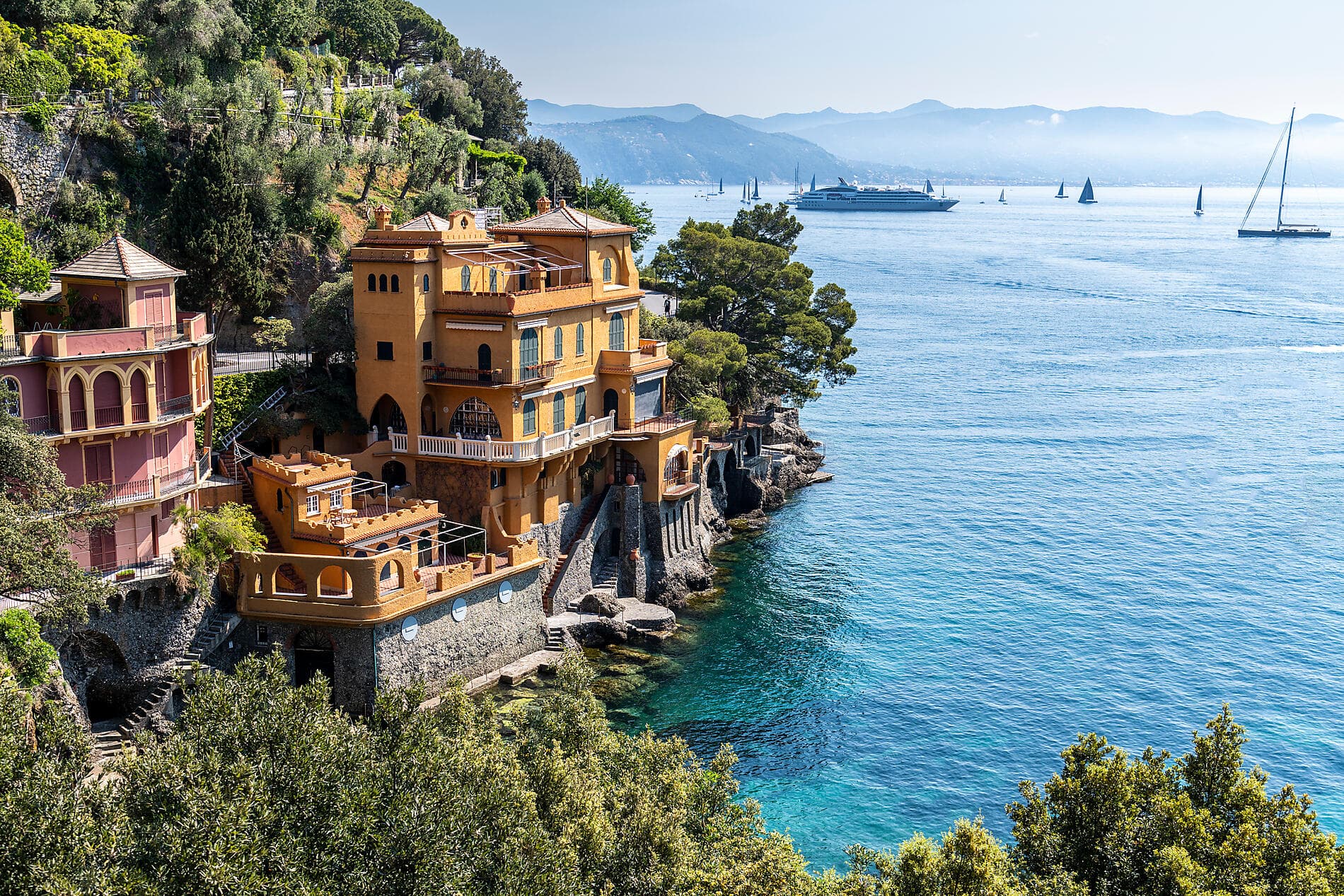 Von den katalanischen Küsten bis nach Italien 
