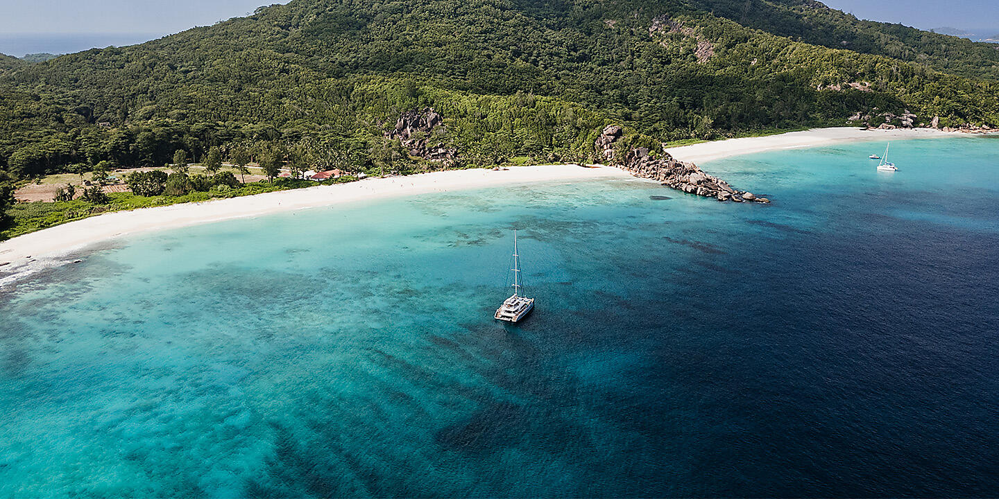 Die Seychellen unter den Segeln der Spirit of Ponant  Die Seychellen unter den Segeln der Spirit of Ponant